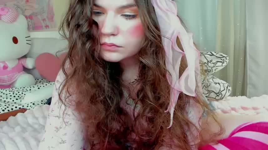 kuraii1_ Webcam Star October 9, 2026