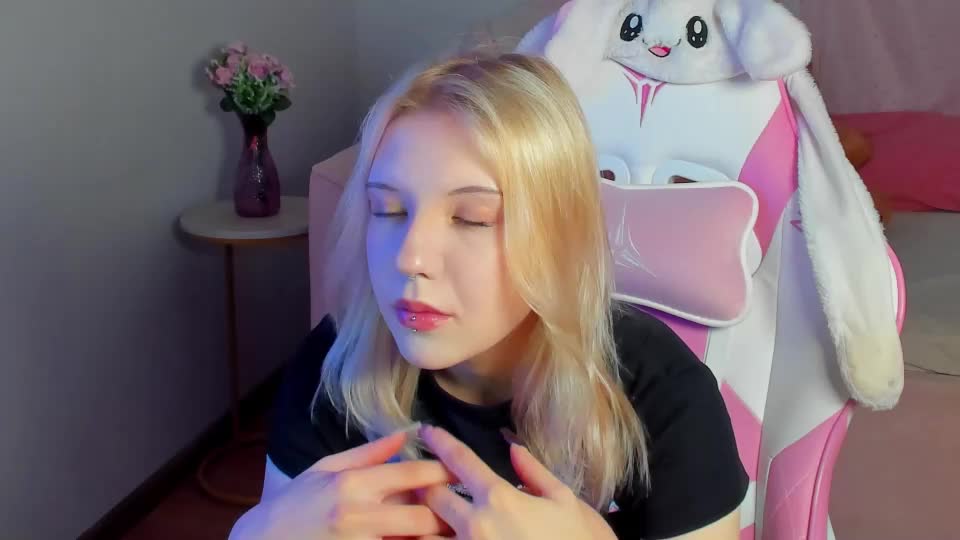 nellymars Webcam Chat October 11, 2026