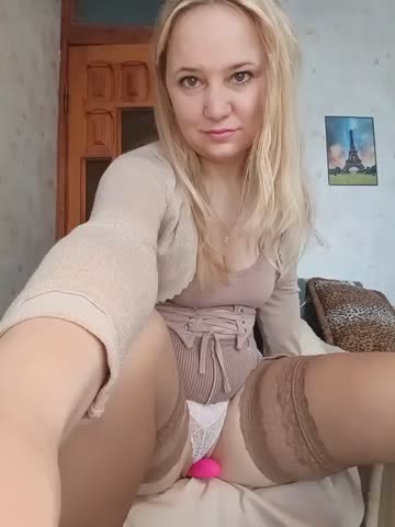 ImyoursLilu32 Webcam Star October 11, 2026