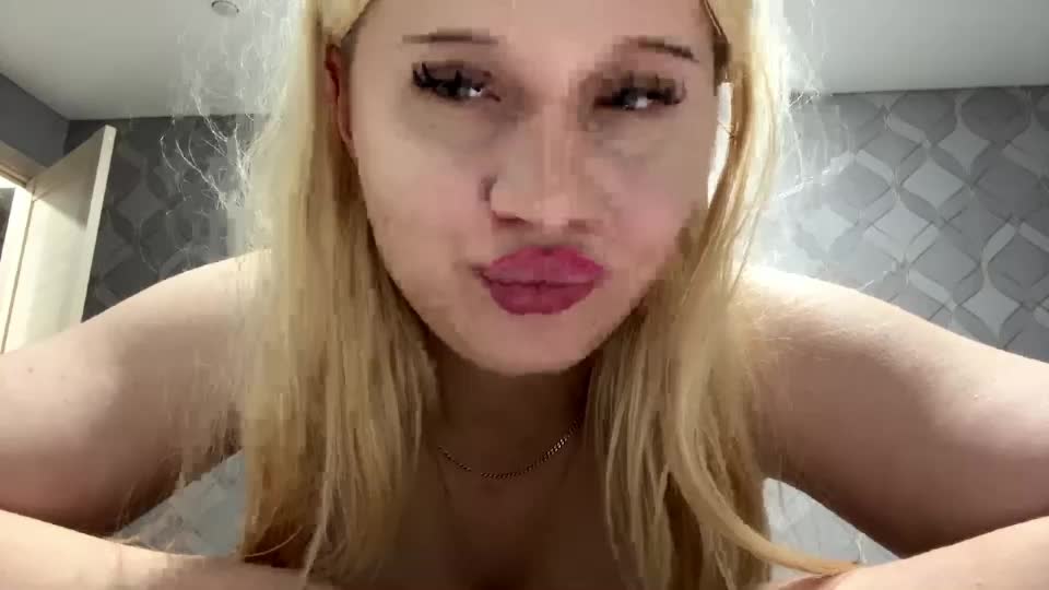 elouisevillaneva Webcam Chat October 11, 2026