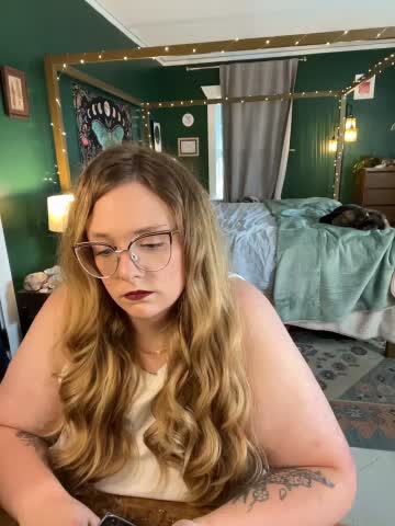thatcutegirlwtheglasses Webcam Chat October 12, 2026