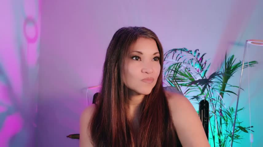 DivineLynn Webcam Chat October 13, 2026
