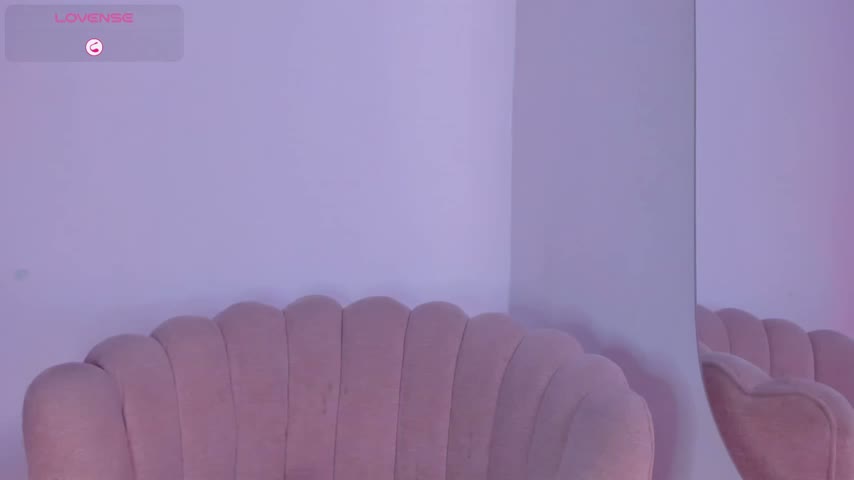caroliinna_ Webcam Star October 13, 2026