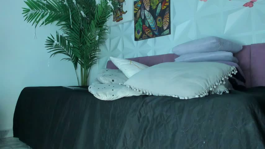Hellen_Sky Webcam Chat October 13, 2026