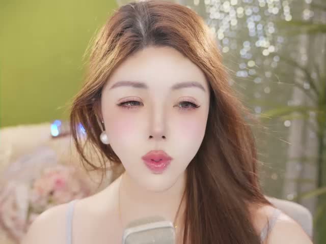 Qiaoqiao__ Webcam Chat October 13, 2026