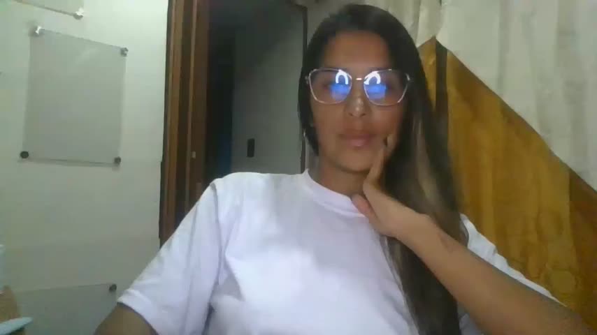 Juanabrunette7 Webcam Chat October 13, 2026