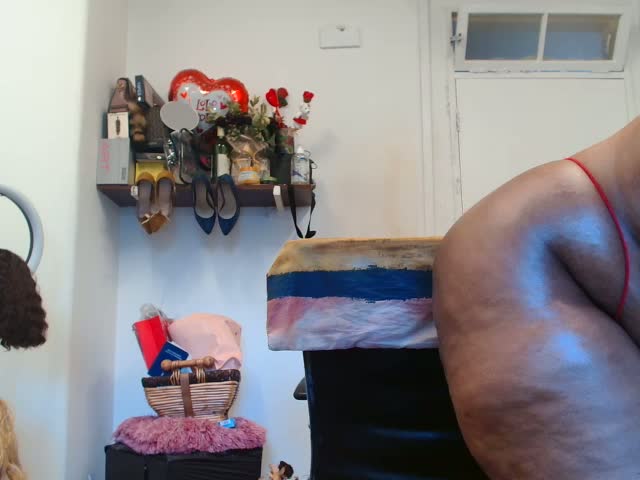 xTALLSEXYBUMx Webcam Chat October 14, 2026
