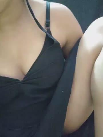 Roshni_98 Webcam Chat October 14, 2026