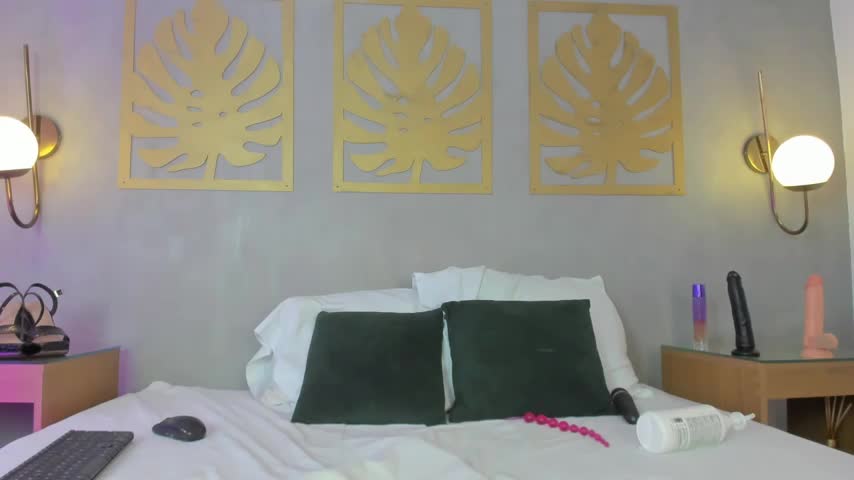 charlotte13x_ Webcam Chat October 14, 2026