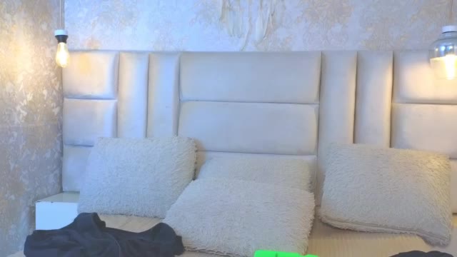 EmilyQueen3x Webcam Chat October 14, 2026