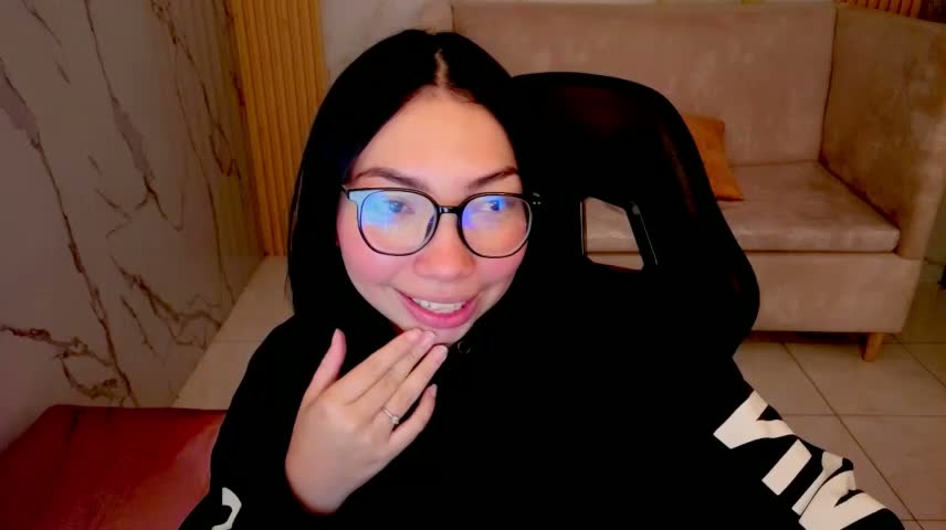 Akari_s Webcam Chat October 14, 2026