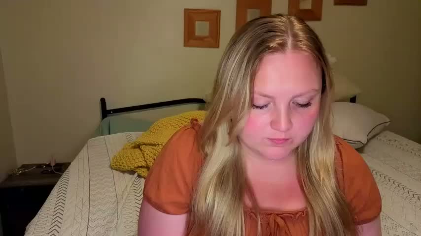 Phatassblonde Webcam Chat October 14, 2026