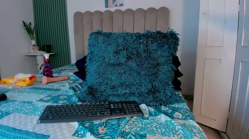 Sherine__ Webcam Chat October 14, 2026