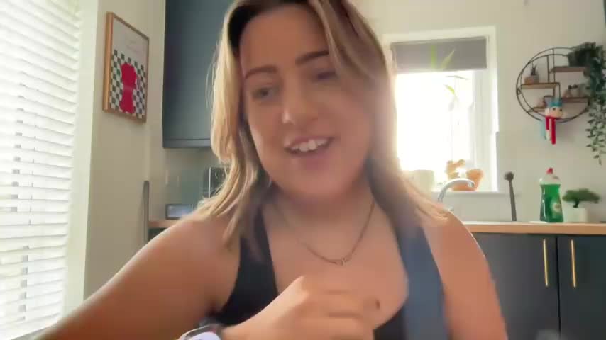 MsBelleWarick Webcam Chat October 14, 2026