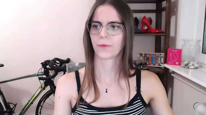 love_megi Webcam Chat October 14, 2026