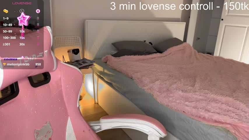 MilaniaElin Webcam Chat October 14, 2026