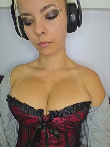 allinqueen Webcam Chat October 14, 2026