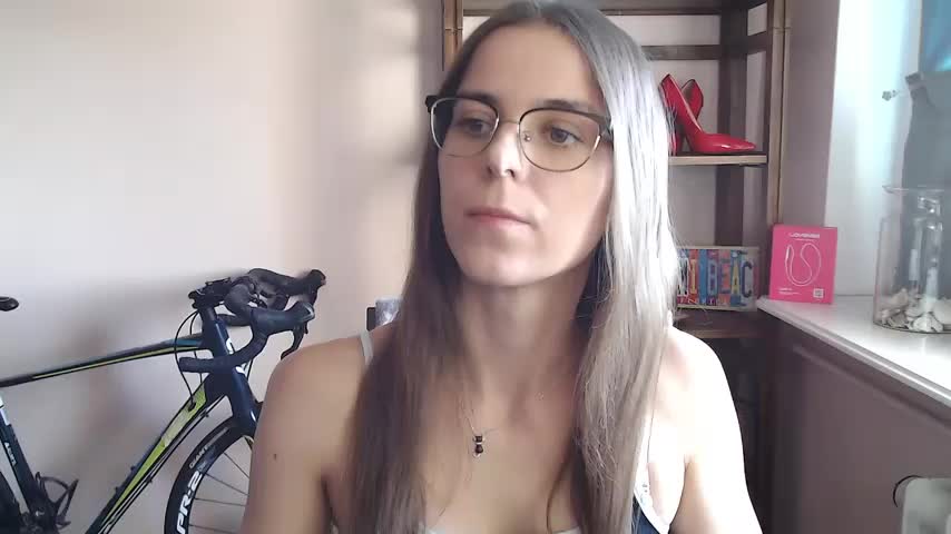 love_megi Webcam Chat October 14, 2026