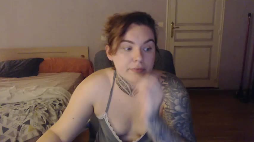 MashapinkX Webcam Star October 14, 2026