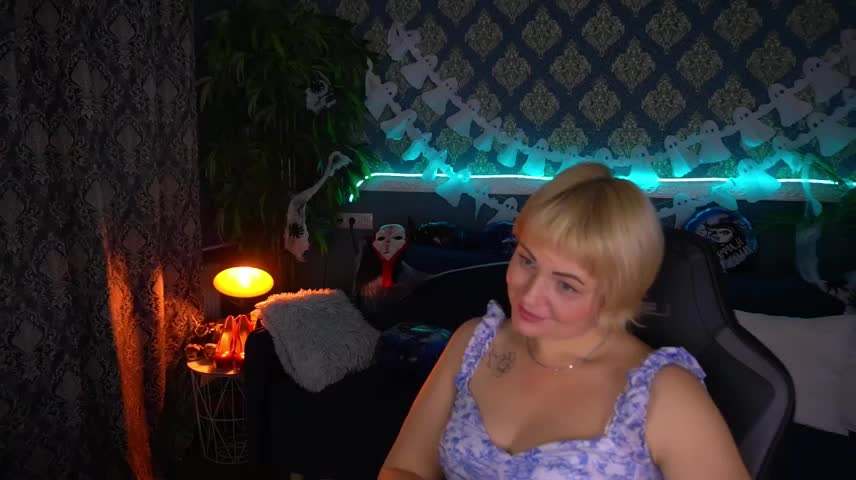 AmaraNights Webcam Chat October 14, 2026
