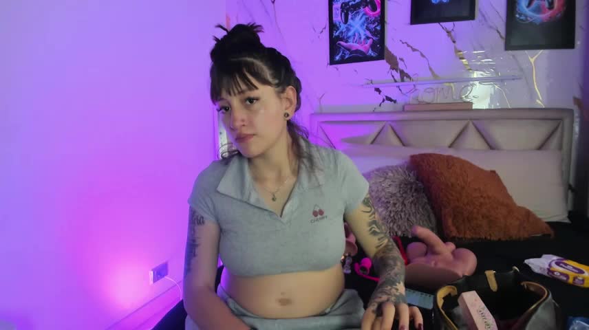 nicolledb Webcam Chat October 14, 2026