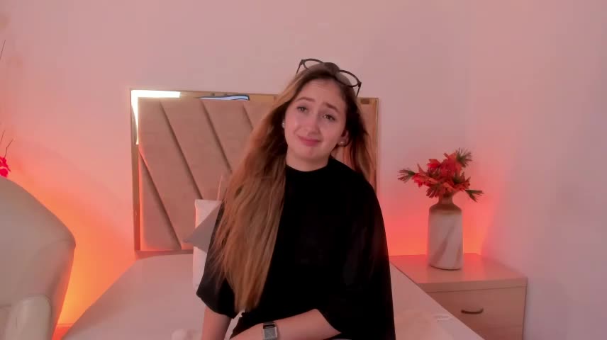 MaiaSinclair Webcam Chat October 14, 2026