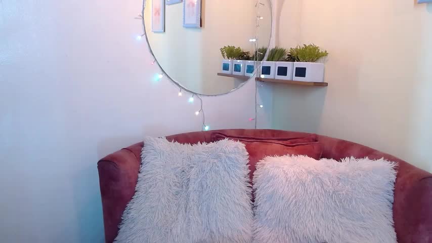 Esmeralda_stonne Webcam Chat October 14, 2026