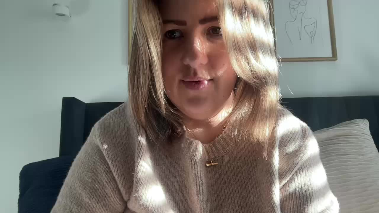 MsBelleWarick Webcam Star October 14, 2026