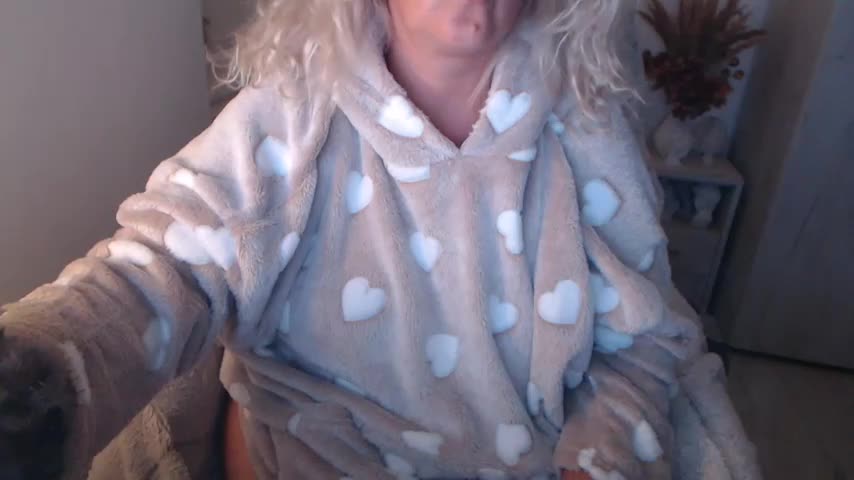 Divineblond Webcam Chat October 14, 2026