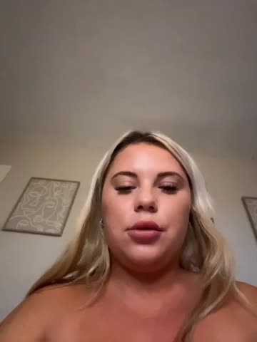 blonde_baddie Webcam Star October 14, 2026