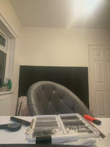 FlirtyFoxyxx Webcam Chat October 14, 2026