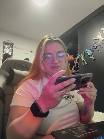 Sophia_Weest99 Webcam Chat October 14, 2026