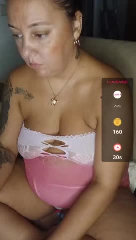 islandwoman Webcam Chat October 14, 2026