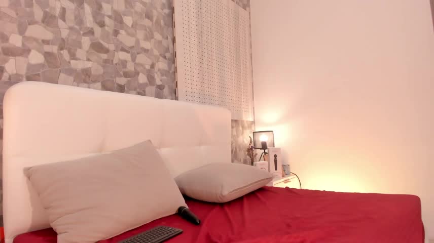 catalinaruiz_ Webcam Star October 15, 2026