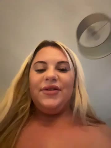 blonde_baddie Webcam Chat October 15, 2026