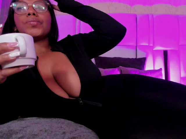 lia_mariana Webcam Chat October 15, 2026