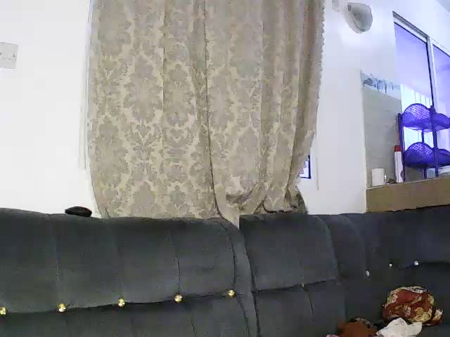 liz_cutie Webcam Chat October 15, 2026