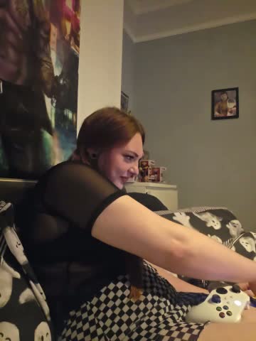 LynzLuvsYou Webcam Chat October 15, 2026
