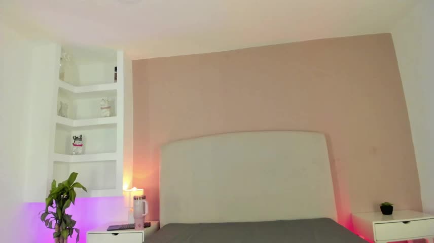 emmiily_z Webcam Chat October 15, 2026