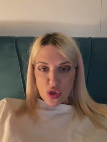 Alessia-Bloom Webcam Chat October 15, 2026