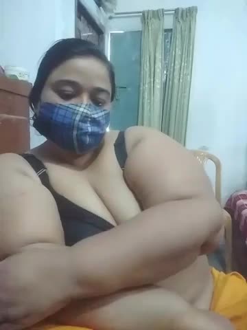 momo_loves Webcam Chat October 15, 2026