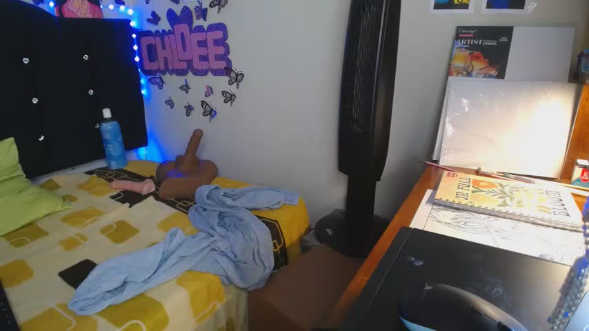 Candy_chloee Webcam Chat October 15, 2026