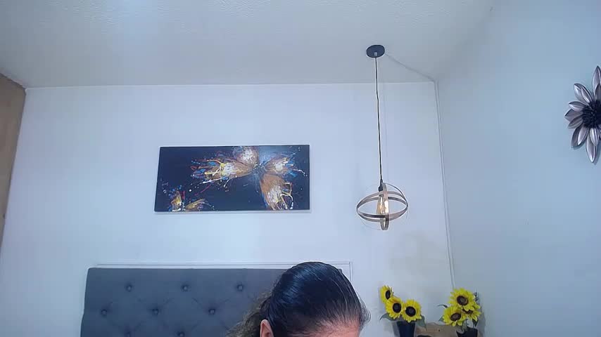 sasi_luna Webcam Chat October 16, 2026