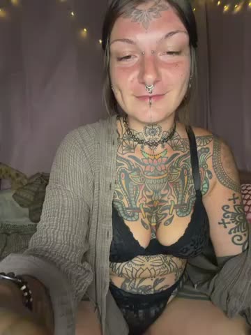 lizzardqueeen Webcam Chat October 16, 2026