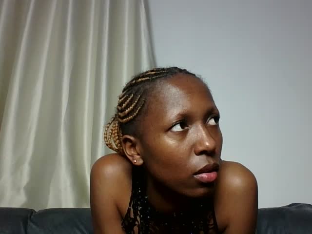 pretty_doll04 Webcam Chat October 16, 2026