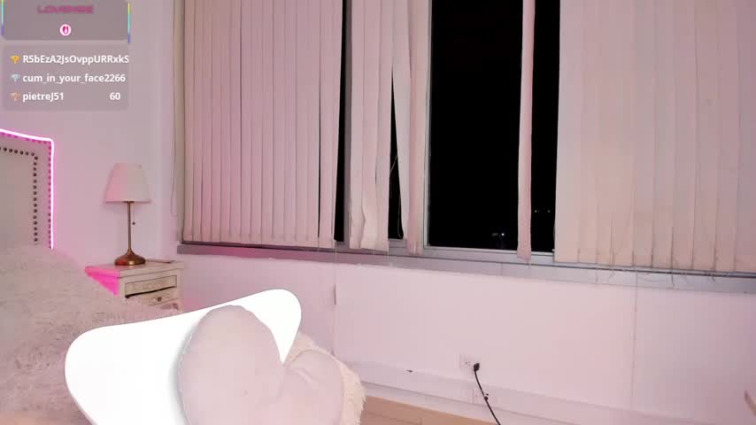 Daphne_chers Webcam Chat October 16, 2026