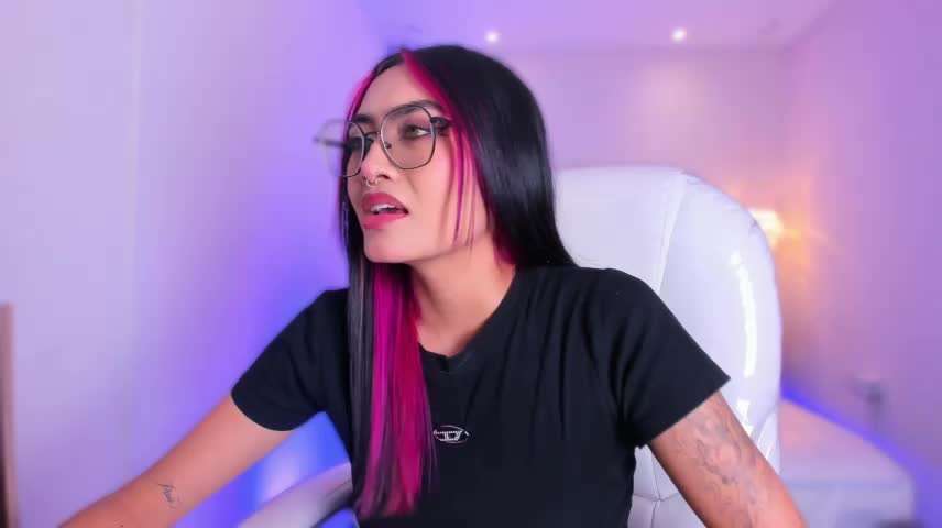 AzuraKindong Webcam Chat October 16, 2026