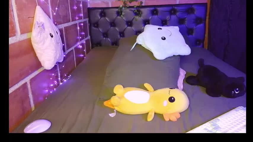 Nathacha Webcam Chat October 16, 2026