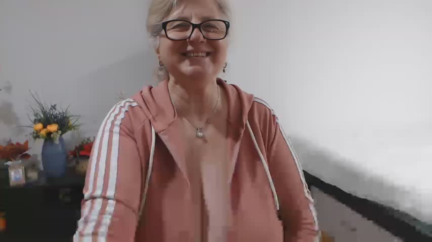 NoraMelow Webcam Chat October 16, 2026