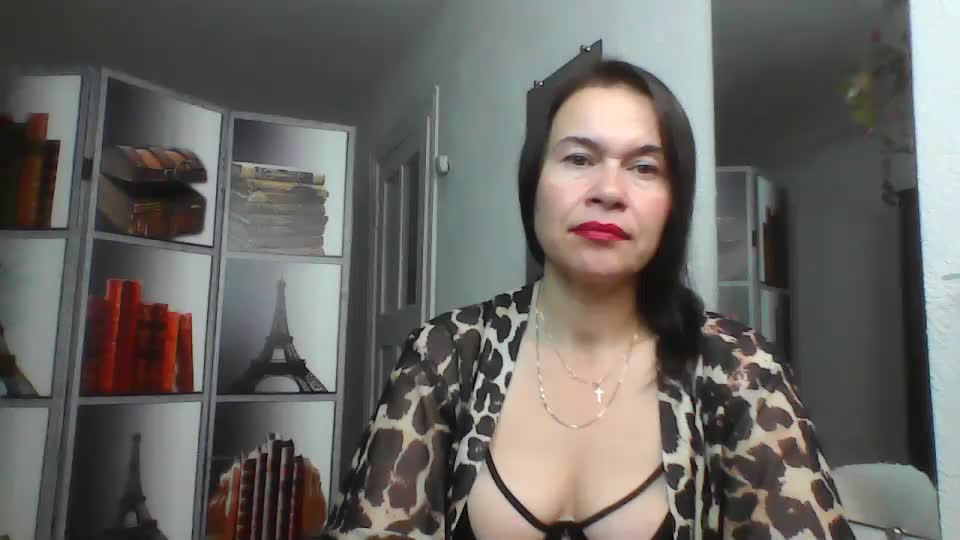 Selena_Moo Webcam Chat October 16, 2026